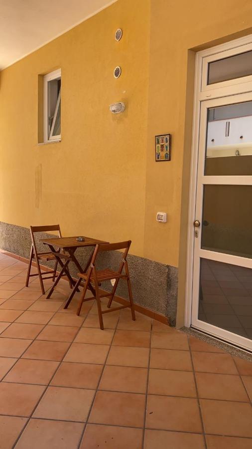 Carolina Apartments - Monolocale Capo dʼOrlando Esterno foto